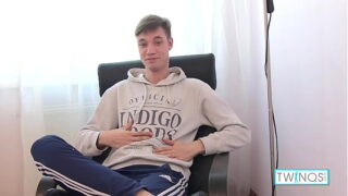 It’s Phoenix spanking hilself while spreads his pale ass! It seems he’s graving for a hard anal fuck… watch him masturbating until cumming on himself! Full Videos & More only at TwinQs.com